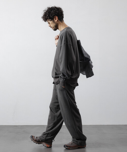 Firsthand(ファーストハンド)の「Firsthand/ファーストハンド 配色 リラックスフィット クルーネックスウェット / ダブルフェイス(スウェット・メンズ・グレー/チャコールグレー/ブラック・M/L)」の14枚目の写真