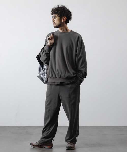 Firsthand(ファーストハンド)の「Firsthand/ファーストハンド 配色 リラックスフィット クルーネックスウェット / ダブルフェイス(スウェット・メンズ・グレー/チャコールグレー/ブラック・M/L)」の15枚目の写真