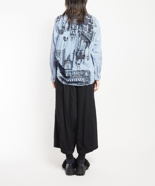 gomme(ゴム)の「中欧プリント ライトドレープブラウス(シャツ/ブラウス・レディース・ブルー/ブラック/ベージュ・MEDIUM)」の11枚目の写真