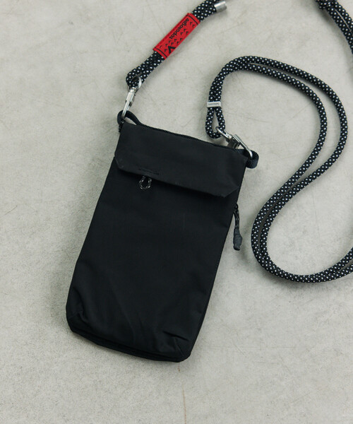 topologie スマホ　サコッシュ　ストラップ付き とにかく便利！スマホから水筒まで携帯できちゃう〈トポロジー〉の