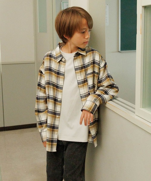 GLOBAL WORK（グローバルワーク）の「やわらかリッチネルチェック/498546（シャツ/ブラウス・キッズ・グレイッシュベージュ/ブラック・160cm/150cm/140cm/130cm）」の2枚目の写真