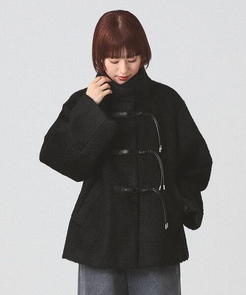 Ray BEAMS（レイビームス）の「シャギー トグルボタン ハーフ コート（その他アウター・レディース・アイボリー/ブラック・1/0）」の10枚目の写真