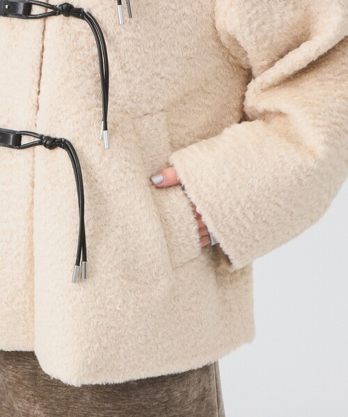 Ray BEAMS（レイビームス）の「シャギー トグルボタン ハーフ コート（その他アウター・レディース・アイボリー/ブラック・1/0）」の15枚目の写真