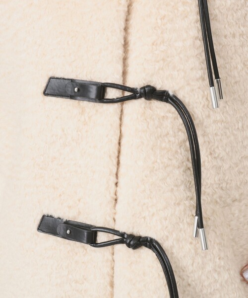 Ray BEAMS（レイビームス）の「シャギー トグルボタン ハーフ コート（その他アウター・レディース・アイボリー/ブラック・1/0）」の16枚目の写真