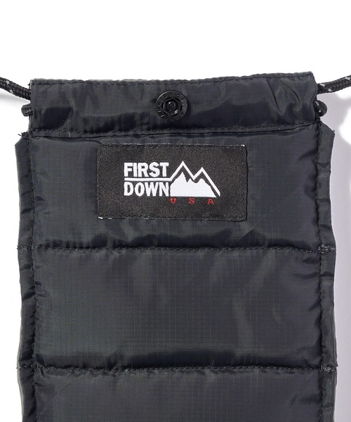 FIRST DOWN(ファーストダウン)の「リバーシブル ダウンポーチ(ショルダーバッグ・メンズ・チャコール/ピンク/オフホワイト・F)」の4枚目の写真