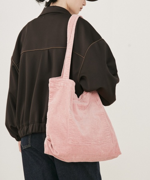 MERLOT（メルロー）の「【A4サイズ、14inch以下のノートPC収納可能】コーデュロイトートバッグ（トートバッグ・レディース・チャコールグレー/ブラック/ピンク・FREE）」の9枚目の写真