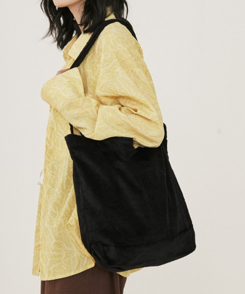 MERLOT（メルロー）の「【A4サイズ、14inch以下のノートPC収納可能】コーデュロイトートバッグ（トートバッグ・レディース・チャコールグレー/ブラック/ピンク・FREE）」の5枚目の写真