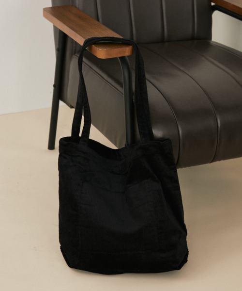 MERLOT（メルロー）の「【A4サイズ、14inch以下のノートPC収納可能】コーデュロイトートバッグ（トートバッグ・レディース・チャコールグレー/ブラック/ピンク・FREE）」の10枚目の写真