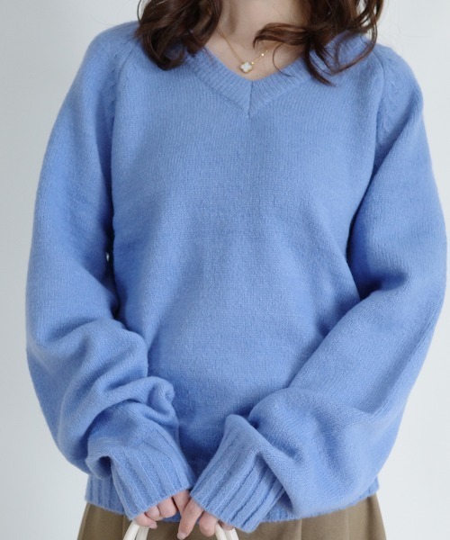 VIVID LADY(ビビッドレディー)の「Vネック ニットトップス※新色追加(ニット/セーター・レディース・ネイビー/オリーブ/グレー/レッド/オートミール/ブルー/スカイブルー/ピンク/ホワイト/イエロー・FREE)」の6枚目の写真