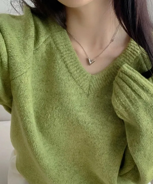 VIVID LADY(ビビッドレディー)の「Vネック ニットトップス※新色追加(ニット/セーター・レディース・ネイビー/オリーブ/グレー/レッド/オートミール/ブルー/スカイブルー/ピンク/ホワイト/イエロー・FREE)」の15枚目の写真