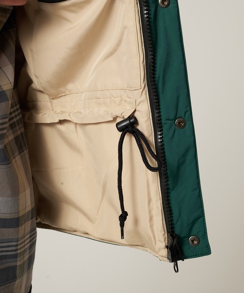 Eddie Bauer(エディーバウアー)の「ブリザード マスター ベスト(ダウンベスト・メンズ・ライトベージュ/ネイビー/グリーン・XL/L/M/S/XXL)」の8枚目の写真