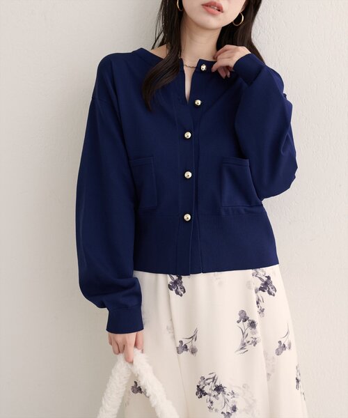 natural couture（ナチュラルクチュール）の「ぷっくり金釦ポケ付きカーデ（カーディガン/ボレロ・レディース・ブラウン/ネイビー/ブラック/オフホワイト・FREE）」の4枚目の写真