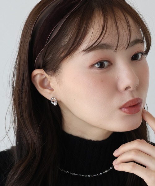BLUEEAST（ブルーイースト）の「パールモチーフピアス / ニッケルフリー（ピアス（両耳用）・レディース・シルバー/ゴールド・FREE）」の3枚目の写真