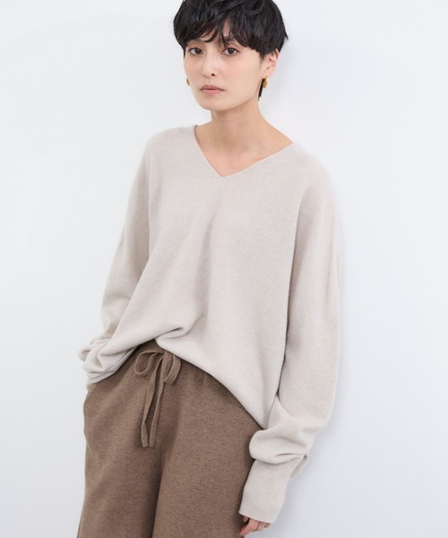 BARNYARDSTORM（バンヤードストーム）の「BARNYARDSTORM / Vネックホールガーメントニット【MADE IN JAPAN】（ニット/セーター・レディース・ライトグレー/レッド/オフホワイト/ライトベージュ/パープル・FREE）」の3枚目の写真