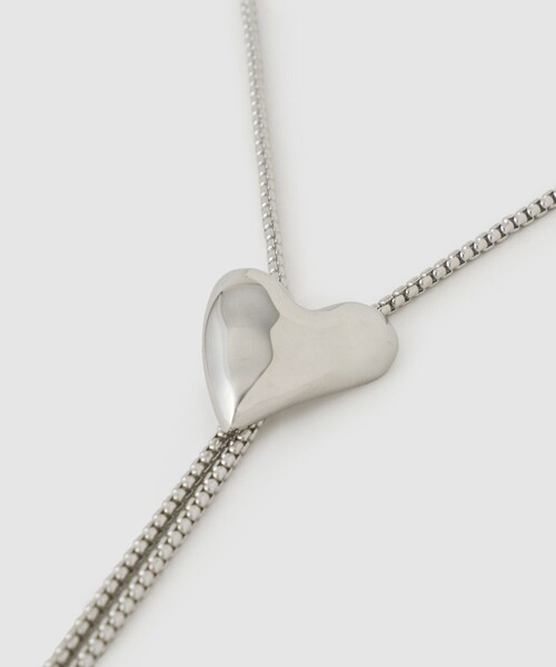 allureville（アルアバイル）の「ハートモチーフループタイネックレス（ネックレス・レディース・シルバー/ゴールド・FREE）」の5枚目の写真