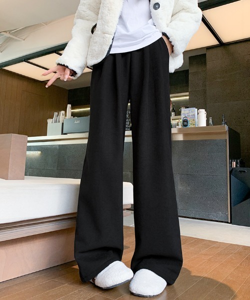 SHEPP(シープ)の「裏ボア ルーズシルエットワイドパンツ(スウェットパンツ・レディース・アイボリー/ブラック/ベージュ・L/M)」の4枚目の写真