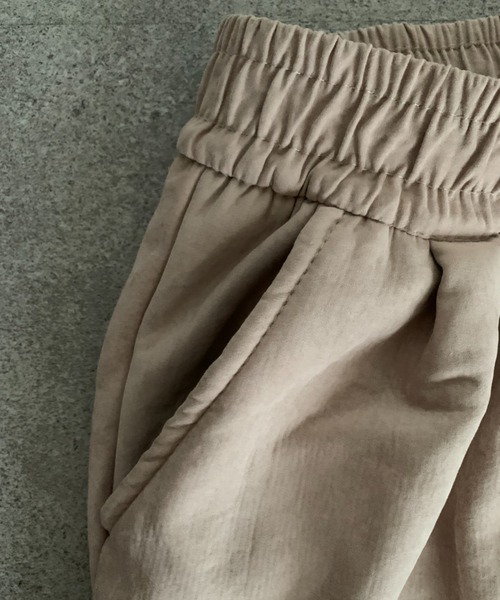 SHEPP(シープ)の「裏ボア ルーズシルエットワイドパンツ(スウェットパンツ・レディース・アイボリー/ブラック/ベージュ・L/M)」の10枚目の写真