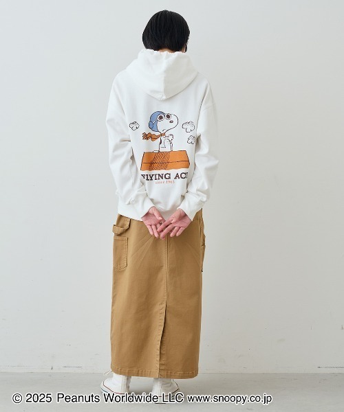 THREE FIFTY STANDARD(スリーフィフティースタンダード)の「PEANUTS〈スヌーピー&フレンズ〉 フライング・エースがプリントされたパーカー(パーカー・レディース・ホワイト/チャコールグレー・M/L)」の16枚目の写真