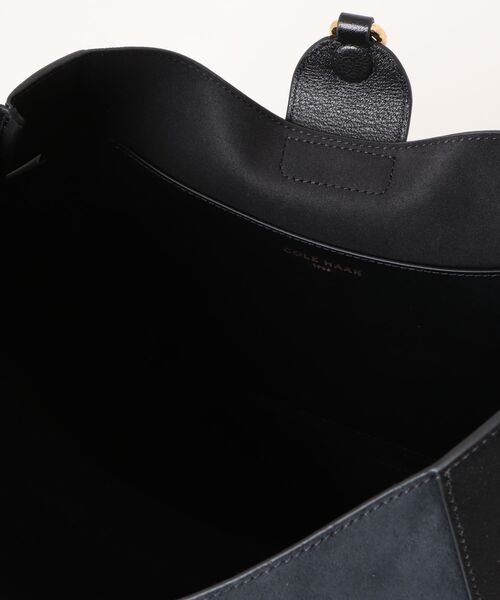 COLE HAAN（コールハーン）の「カタリーナ ラージ ホーボー womens（ハンドバッグ・レディース・ブラック・OSFA）」の7枚目の写真