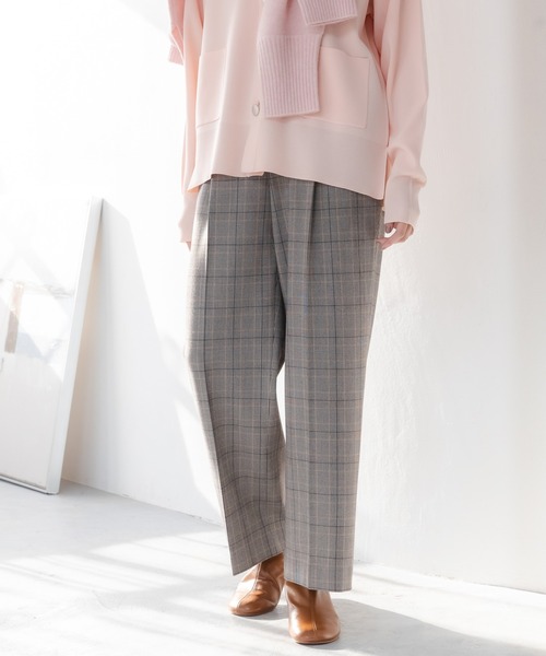 Elura(エルーラ)の「スリムウォームセミフレアパンツ<低身長サイズあり>/605971(その他パンツ・レディース・グレー系その他/ライトピンク/チャコールグレー/グレー/ネイビー/ライトグレー・MEDIUM/LARGE/FREE(S))」の4枚目の写真