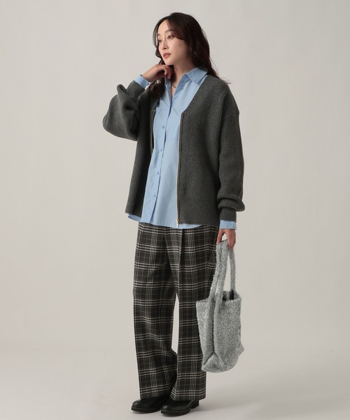 Elura(エルーラ)の「スリムウォームセミフレアパンツ<低身長サイズあり>/605971(その他パンツ・レディース・グレー系その他/ライトピンク/チャコールグレー/グレー/ネイビー/ライトグレー・MEDIUM/LARGE/FREE(S))」の13枚目の写真