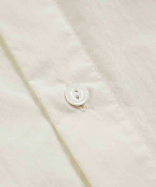FRIZMWORKS(フリズムワークス)の「FEATHER CN RELAXED HALF SHIRT _ IVORY(シャツ/ブラウス・メンズ・その他・SMALL/MEDIUM/LARGE)」の5枚目の写真