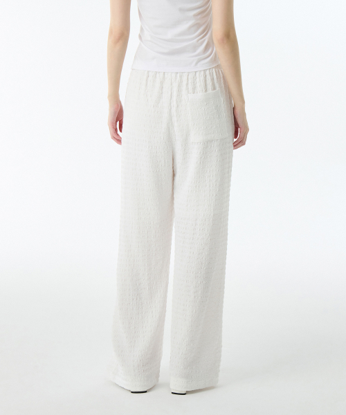 MUSINSA STANDARD WOMAN（ムシンサスタンダードウーマン）の「ウィメンズスモークドワイドバンディングパンツ[アイボリー]（スウェットパンツ・レディース・その他・30/24/26/28）」の2枚目の写真
