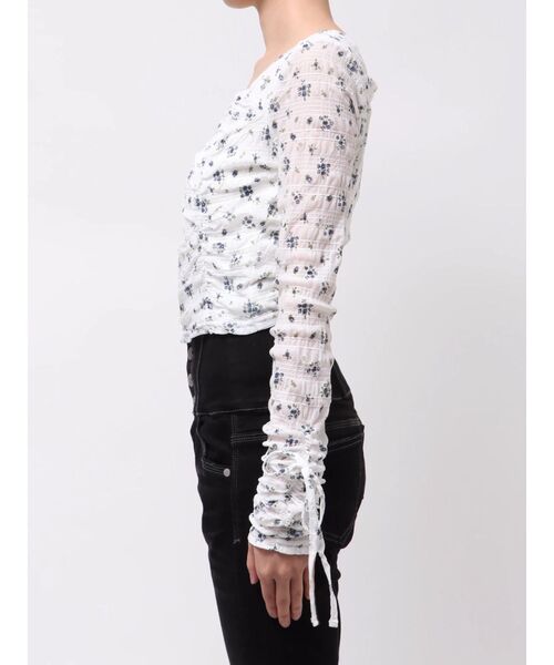 EMODA（エモダ）の「フロントボタンギャザートップ（Tシャツ/カットソー・レディース・アイボリー/ブラック/ベージュ/ホワイト・FREE）」の10枚目の写真