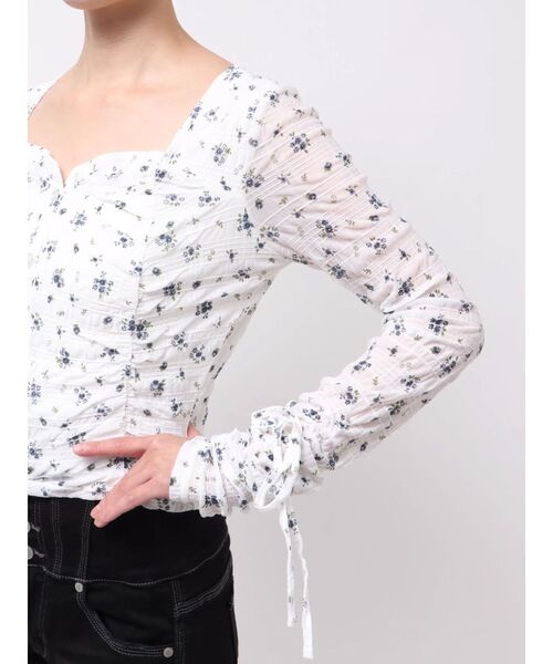 EMODA（エモダ）の「フロントボタンギャザートップ（Tシャツ/カットソー・レディース・アイボリー/ブラック/ベージュ/ホワイト・FREE）」の19枚目の写真