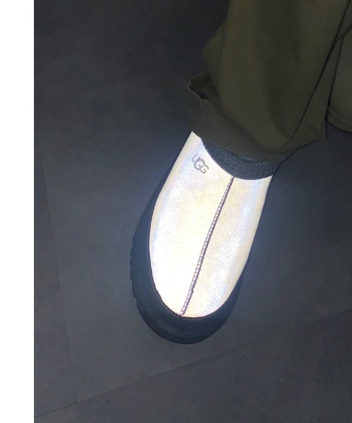 UGG(アグ)の「TASMAN REFLECTIVE 1172290-SRFL(ブーツ・メンズ・シルバー・10/9/8/11/7)」の5枚目の写真