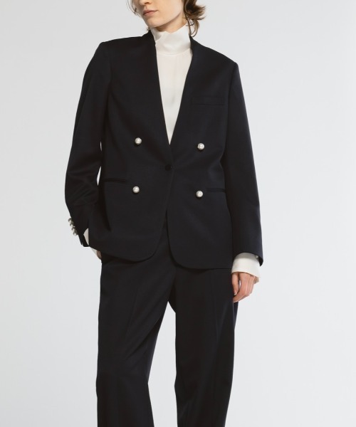 CINOH(チノ)の「BLACK FORMAL NO COLLAR JACKET(ノーカラージャケット・レディース・ブラック/ネイビー/ネイビー系・36/40/38)」の2枚目の写真