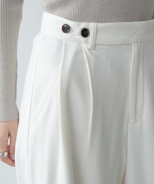 GALLEST（ギャレスト）の「ホワイトタックパンツ（その他パンツ・レディース・オフホワイト・36/38/40）」の8枚目の写真