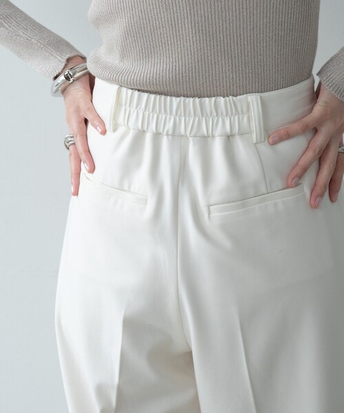 GALLEST（ギャレスト）の「ホワイトタックパンツ（その他パンツ・レディース・オフホワイト・36/38/40）」の9枚目の写真