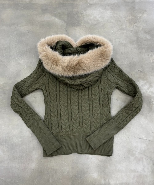 SHAGGIE（シャギー）の「ファー付きケーブルフードニット（カーディガン/ボレロ・レディース・ブラック/カーキ/レッド/ベージュ・FREE）」の6枚目の写真