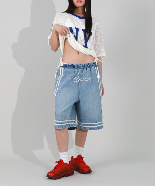 NYXX(エヌワイエックスエックス)の「バスケットボール デニム ハーフパンツ ライトブルー(デニムパンツ・レディース・その他・MEDIUM/LARGE/SMALL)」の1枚目の写真