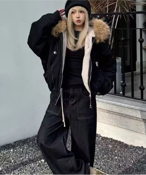 AsheKsha（アシクシャ）の「取り外し可能なファー付きフード付き防風ジャケット：秋冬のスタイルと防寒に欠かせないアイテム（ブルゾン・レディース・ブラック/グリーン・M）」の4枚目の写真