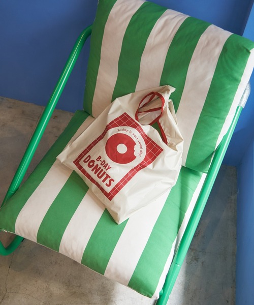 BIRTHDAY BAR（バースデイバー）の「≪BIRTHDAY BARオリジナル≫【B-DAY DONUTS】ドーナッツエコバック（トートバッグ・レディース・シルバー/ホワイト・0）」の4枚目の写真