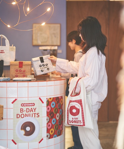 BIRTHDAY BAR（バースデイバー）の「≪BIRTHDAY BARオリジナル≫【B-DAY DONUTS】ドーナッツエコバック（トートバッグ・レディース・シルバー/ホワイト・0）」の3枚目の写真