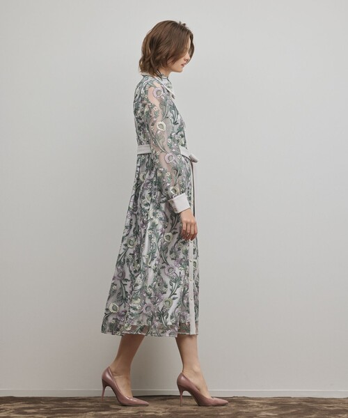 GRACE CONTINENTAL(グレースコンチネンタル)の「マルチフラワー刺繍フレアワンピース(ワンピース・レディース・グレー/ブルー・38/36/34)」の20枚目の写真