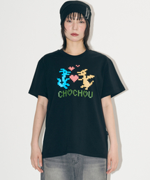 CHOCHOU（チョシュ）の「オーバーサイズ アンシェント ピクセル ラブ Tシャツ [ブラック]（Tシャツ/カットソー）」