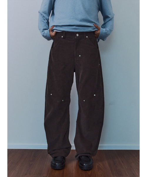 KIJUN MEN(キジュンメンズ)の「Explorer Studded Corduroy Pants Brown(その他パンツ・メンズ・その他・SMALL/MEDIUM)」の1枚目の写真