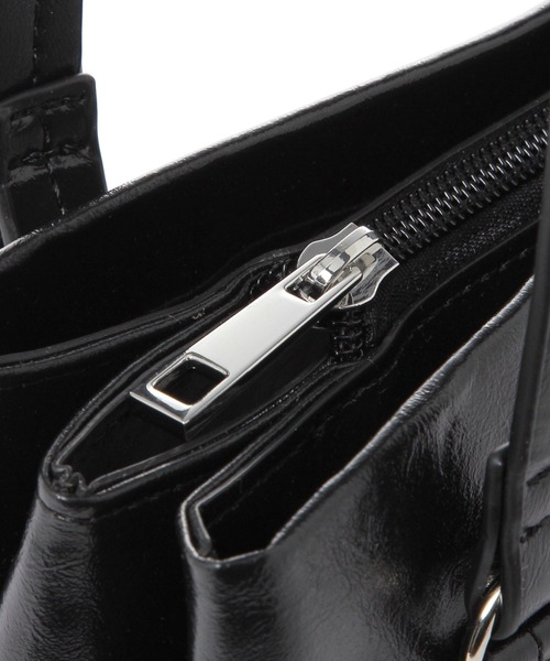 LAKOLE（ラコレ）の「3ポケット横長バッグ / 635602（ハンドバッグ・レディース・オフホワイト/ブラック・FREE）」の11枚目の写真