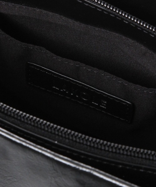 LAKOLE（ラコレ）の「3ポケット横長バッグ / 635602（ハンドバッグ・レディース・オフホワイト/ブラック・FREE）」の15枚目の写真