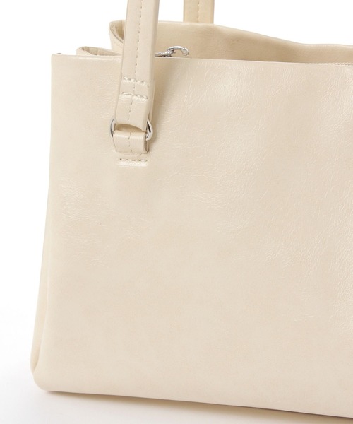 LAKOLE（ラコレ）の「3ポケット横長バッグ / 635602（ハンドバッグ・レディース・オフホワイト/ブラック・FREE）」の16枚目の写真