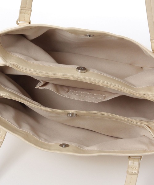 LAKOLE（ラコレ）の「3ポケット横長バッグ / 635602（ハンドバッグ・レディース・オフホワイト/ブラック・FREE）」の17枚目の写真