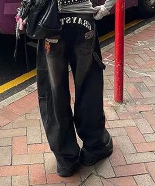 ＆soiree（アンドソワレ）の「アメリカンアーチロゴワイドデニムパンツ（デニムパンツ・レディース・ブラック・X-LARGE/LARGE/MEDIUM/SMALL）」の2枚目の写真