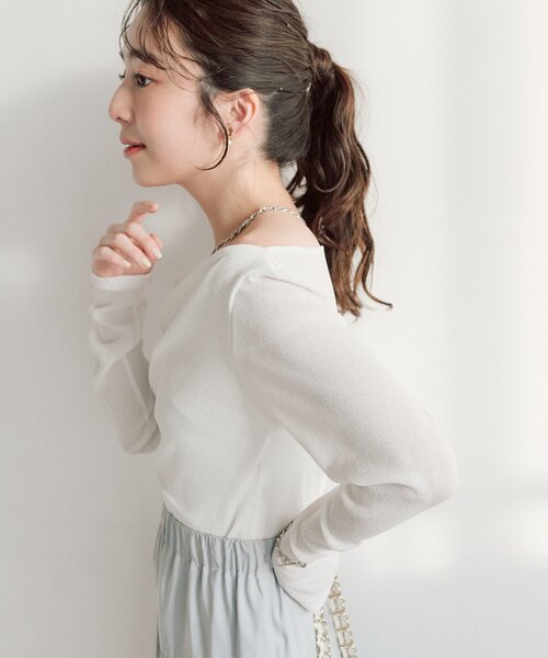 La boutique BonBon(ラブティックボンボン)の「ドレープネックプルオーバー(Tシャツ/カットソー・レディース・グレイッシュベージュ/オフホワイト/サックスブルー/ネイビー・FREE)」の7枚目の写真