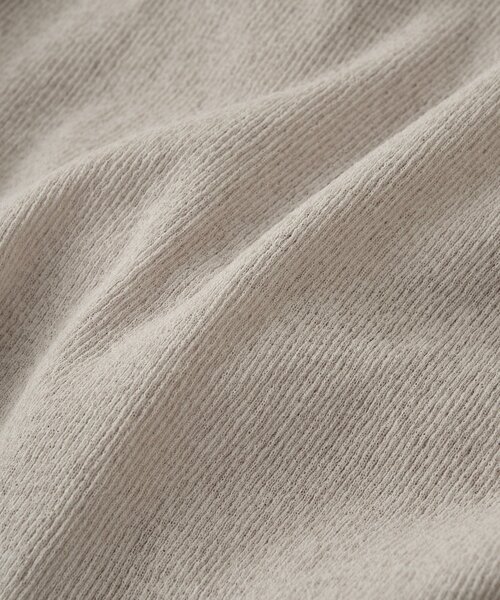 La boutique BonBon（ラブティックボンボン）の「【miki監修カラー・ネイビー＆サックス追加！】ドレープネックプルオーバー（Tシャツ/カットソー・レディース・グレイッシュベージュ/オフホワイト/サックスブルー/ネイビー・FREE）」の7枚目の写真