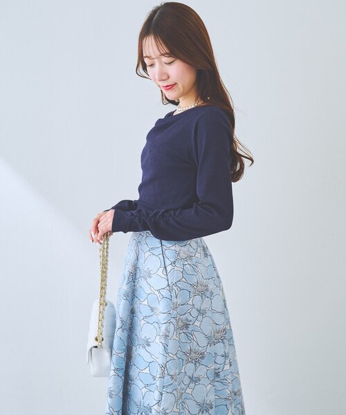 La boutique BonBon（ラブティックボンボン）の「【miki監修カラー・ネイビー＆サックス追加！】ドレープネックプルオーバー（Tシャツ/カットソー・レディース・グレイッシュベージュ/オフホワイト/サックスブルー/ネイビー・FREE）」の17枚目の写真