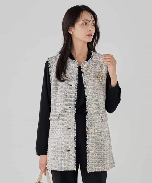 a.v.v（アーヴェヴェ）の「ミックスツイードペプラムジレ（その他アウター・レディース・アイボリー/チャコールグレー・36/38/40）」の12枚目の写真